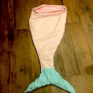 Mermaid tail blanket. Like new